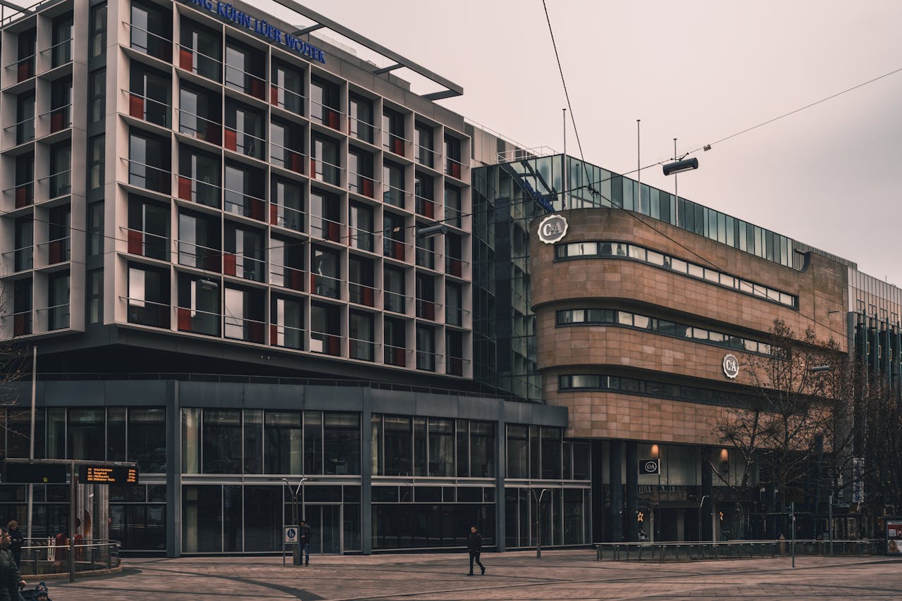International Corporate and Commercial Law